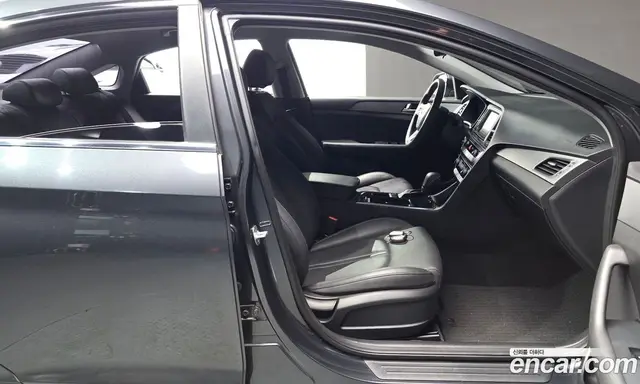 Hyundai Sonata 2017 2.0 автомат (гидро), миниатюра 10 Hyundai Sonata 2017 2.0 автомат (гидро), миниатюра 10