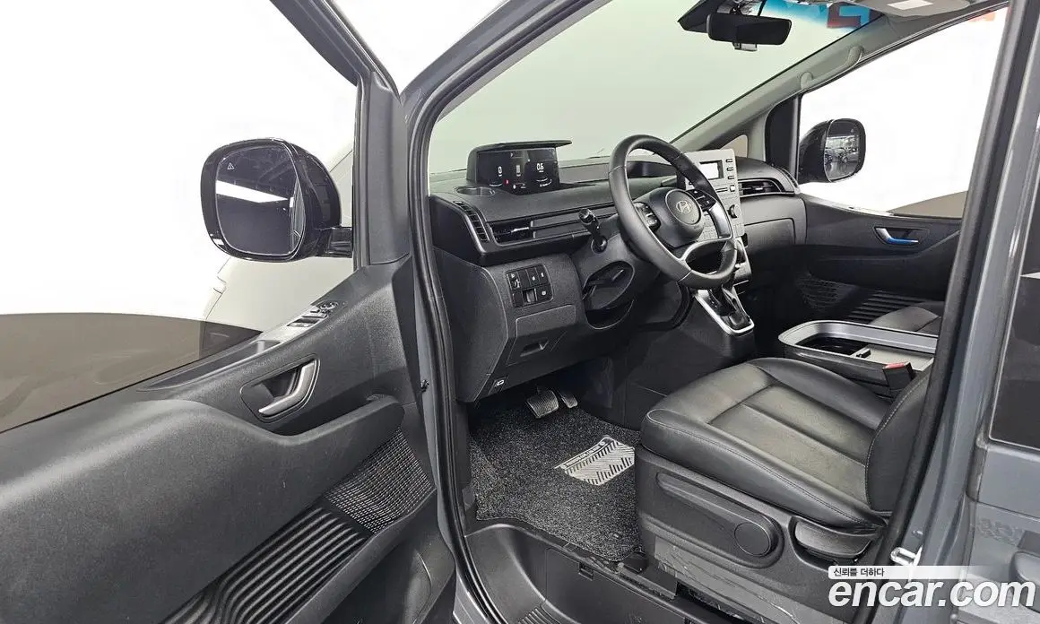 Hyundai Staria 2025 3.5 автомат (гидро), фото 10