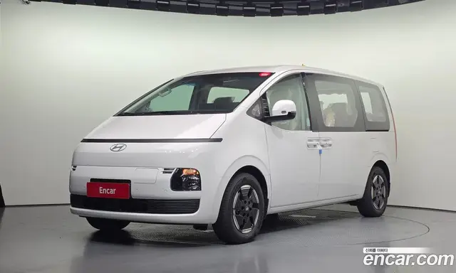 Hyundai Staria, 2026, 245 км