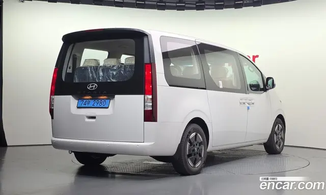 Hyundai Staria 2026 0.1 автомат (гидро), миниатюра 2