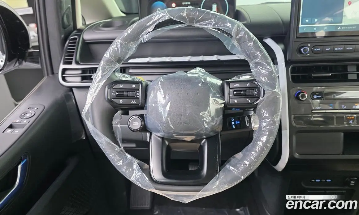 Hyundai Staria 2026 0.1 автомат (гидро), фото 13