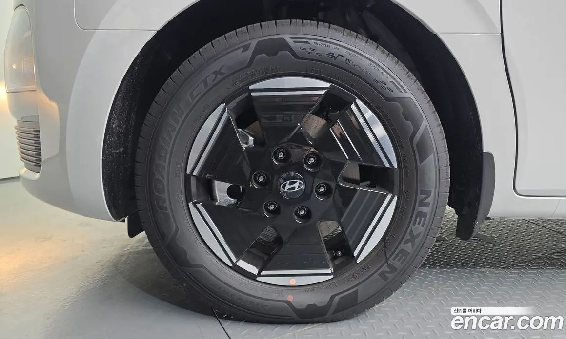 Hyundai Staria 2026 0.1 автомат (гидро), фото 5