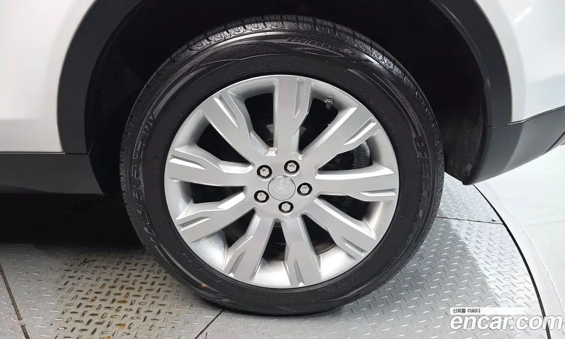 Land Rover Discovery Sport 2016 2.0 автомат (гидро), фото 5 Land Rover Discovery Sport 2016 2.0 автомат (гидро), фото 5