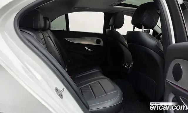 Mercedes-Benz E-Class 2018 2.0 автомат (гидро), миниатюра 12