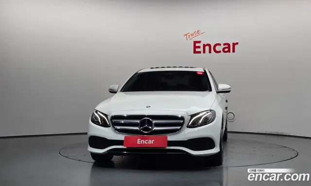 Mercedes-Benz E-Class 2018 2.0 автомат (гидро), миниатюра 3