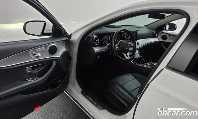 Mercedes-Benz E-Class 2018 2.0 автомат (гидро), миниатюра 10