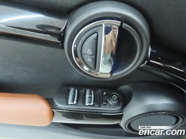 Mini Cooper Convertible 2022 2.0 автомат (гидро), миниатюра 12