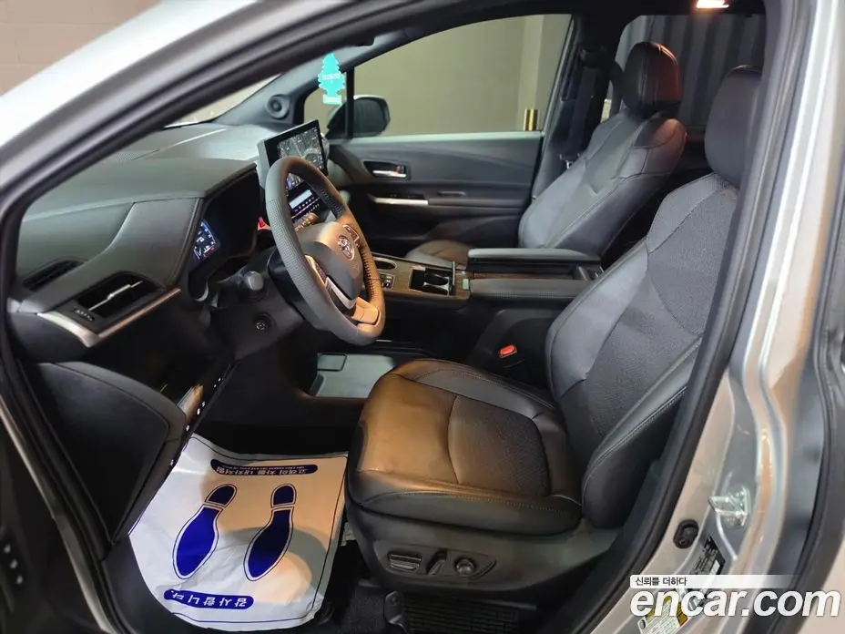 Toyota Sienna 2025 2.5 автомат (гидро), фото 10 Toyota Sienna 2025 2.5 автомат (гидро), фото 10