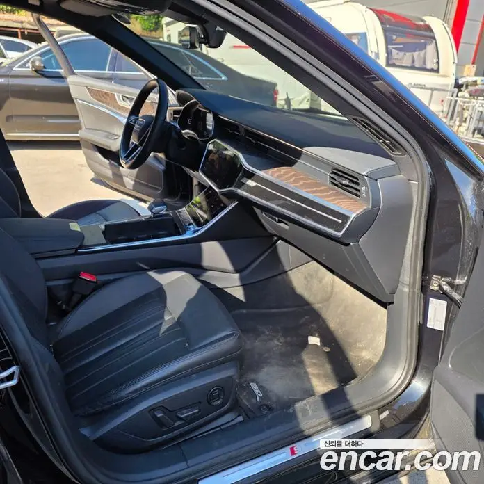 Audi A6 2021 2.0 автомат (гидро), фото 12