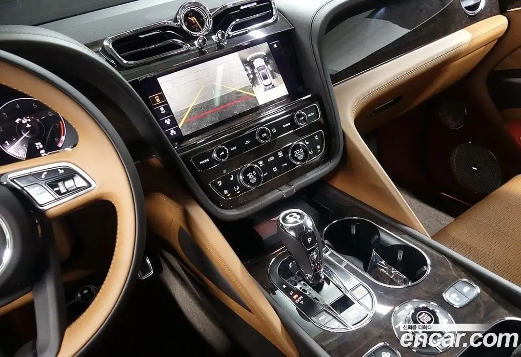 Bentley Bentayga 2022 4.0 автомат (гидро), фото 11