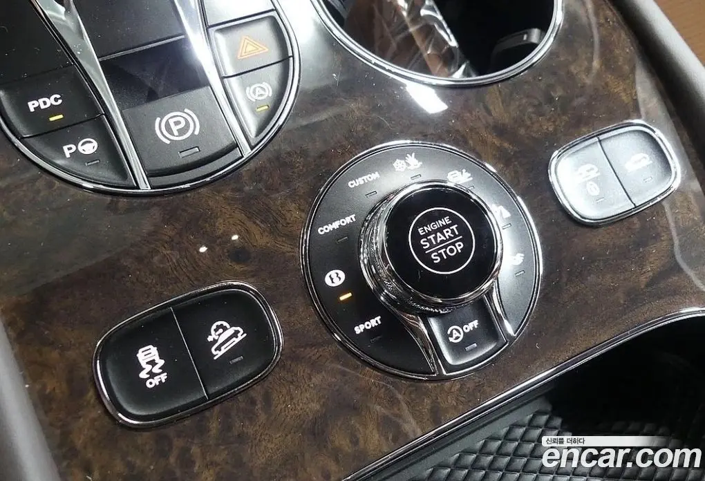 Bentley Bentayga 2022 4.0 автомат (гидро), фото 19