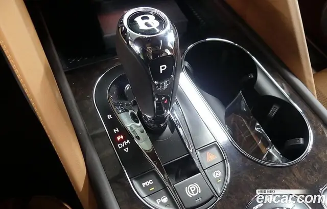 Bentley Bentayga 2022 4.0 автомат (гидро), миниатюра 9