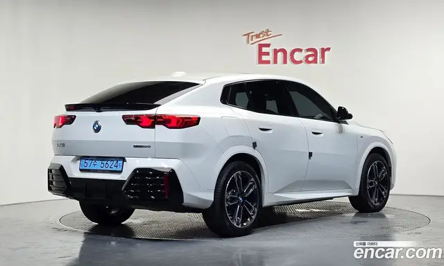 BMW iX2 2024 0.2 автомат (гидро), миниатюра 2