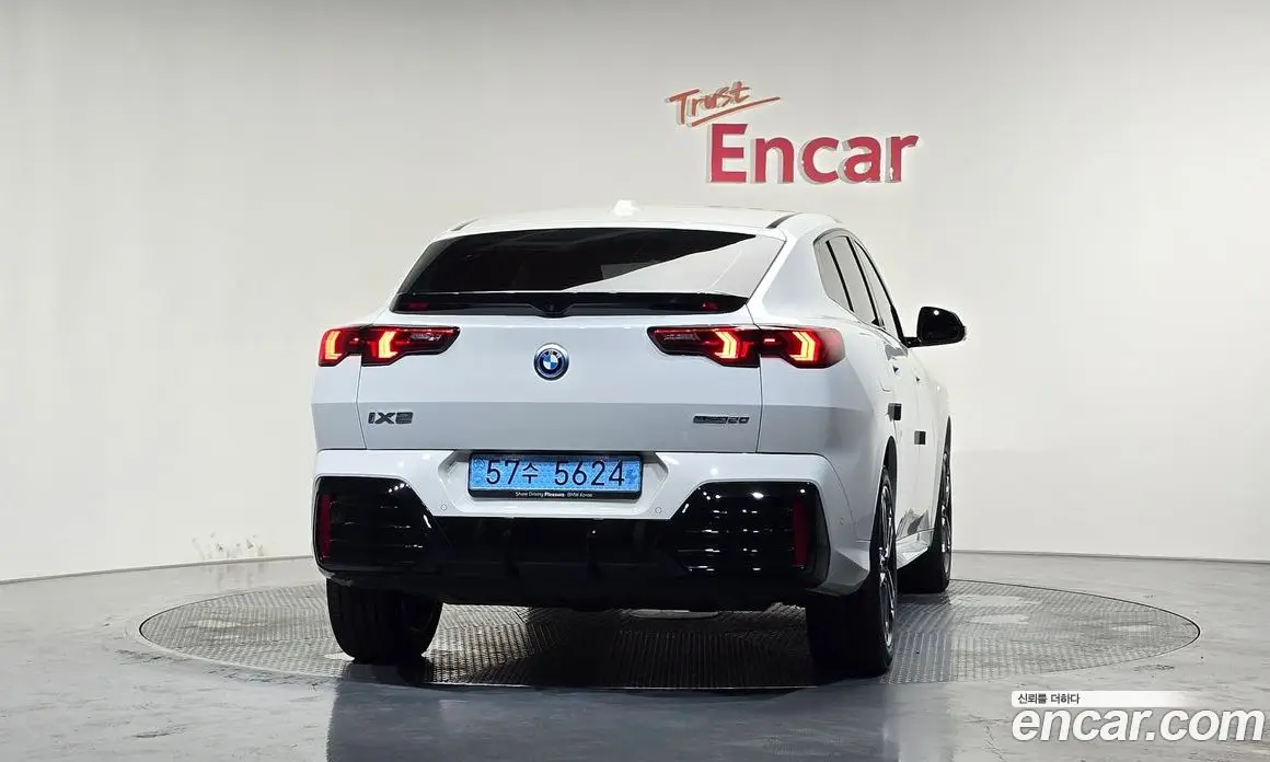 BMW iX2 2024 0.2 автомат (гидро), фото 4