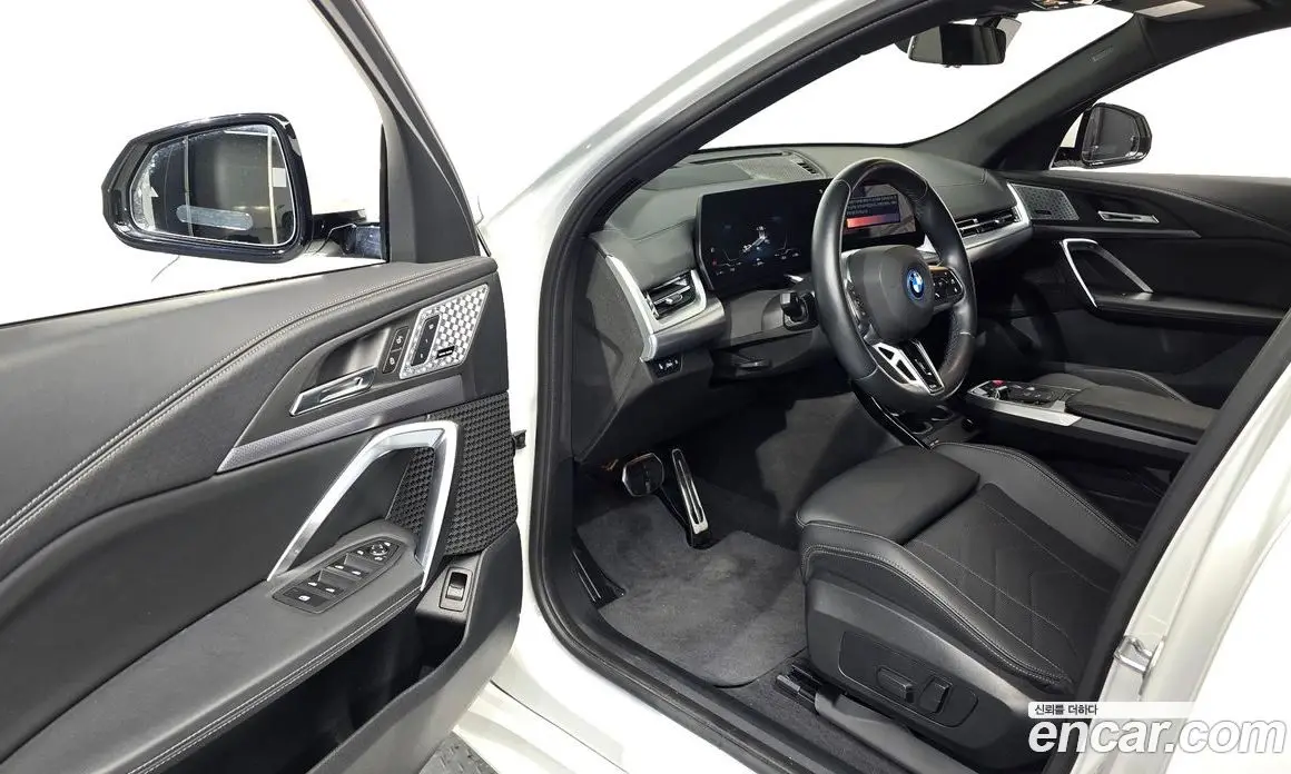 BMW iX2 2024 0.2 автомат (гидро), фото 10