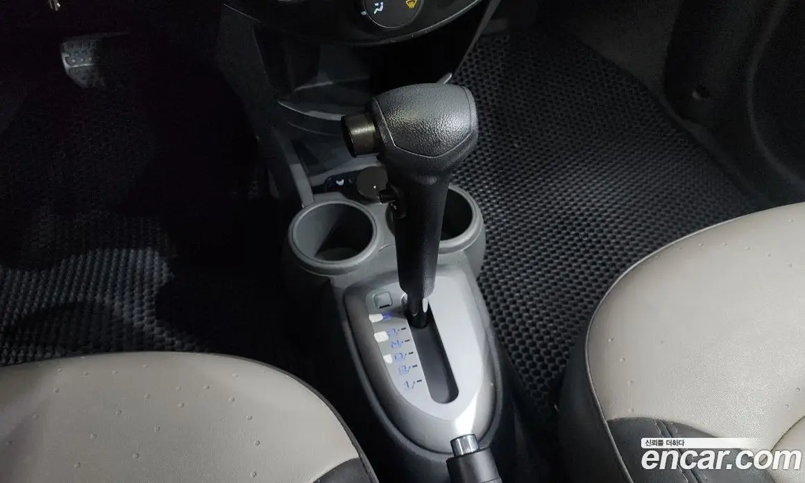 Chevrolet Spark 2011 1.0 автомат (гидро), фото 9