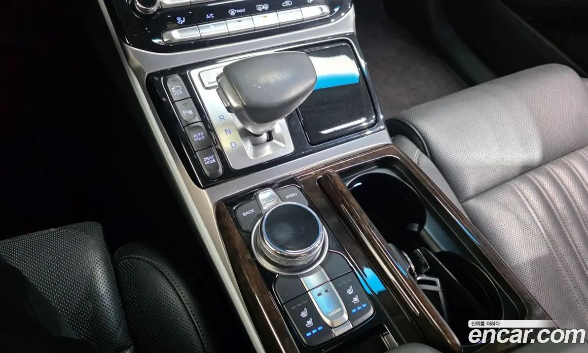Genesis EQ900 2016 3.8 автомат (гидро), фото 9 Genesis EQ900 2016 3.8 автомат (гидро), фото 9