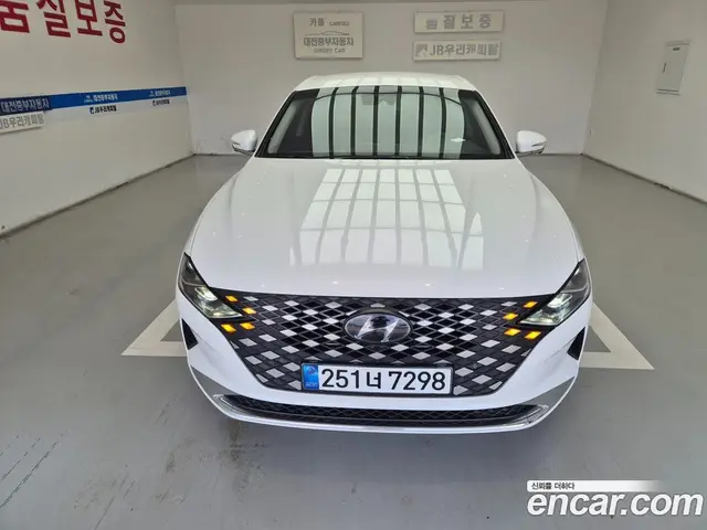 Hyundai Grandeur 2022 2.5 автомат (гидро), миниатюра 2