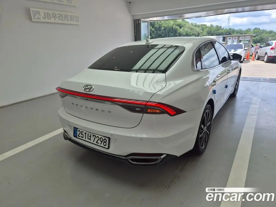 Hyundai Grandeur 2022 2.5 автомат (гидро), фото 4