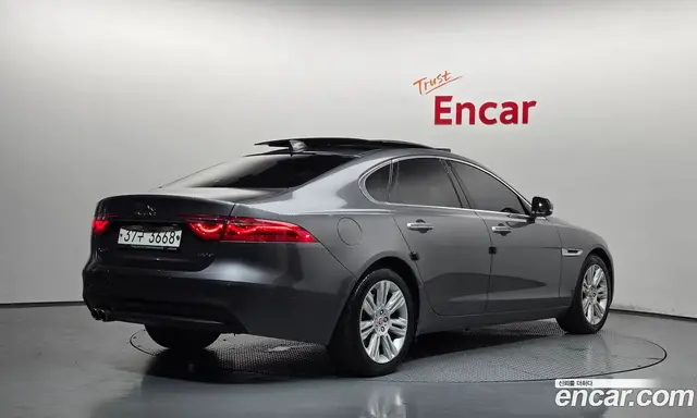 Jaguar XF 2017 2.0 автомат (гидро), миниатюра 2
