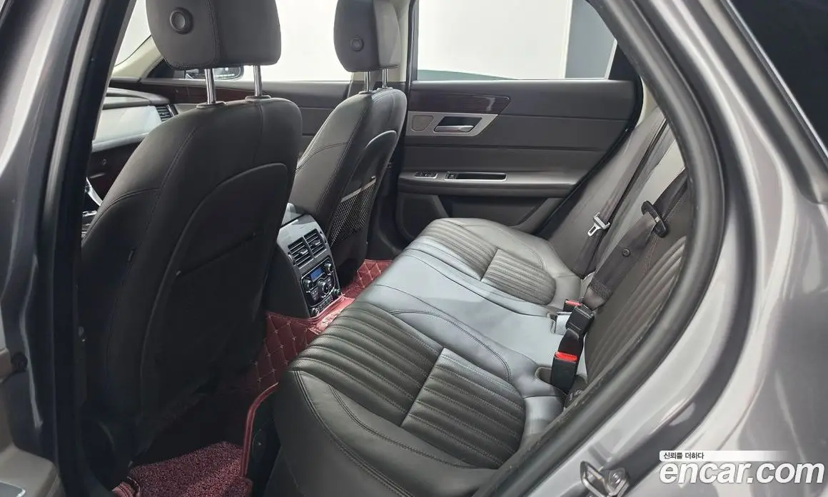 Jaguar XF 2017 2.0 автомат (гидро), фото 11