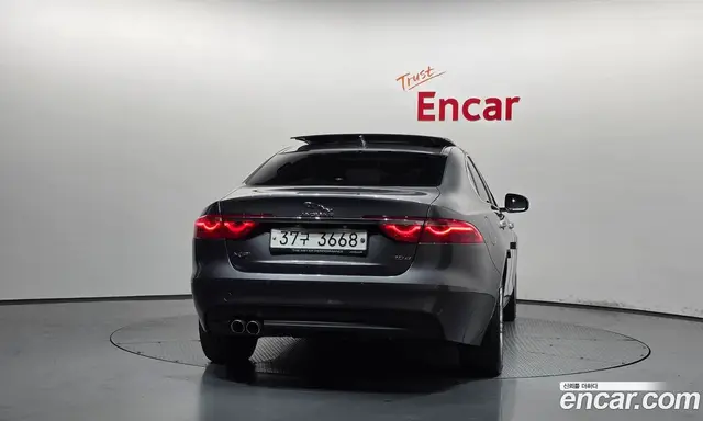 Jaguar XF 2017 2.0 автомат (гидро), миниатюра 4