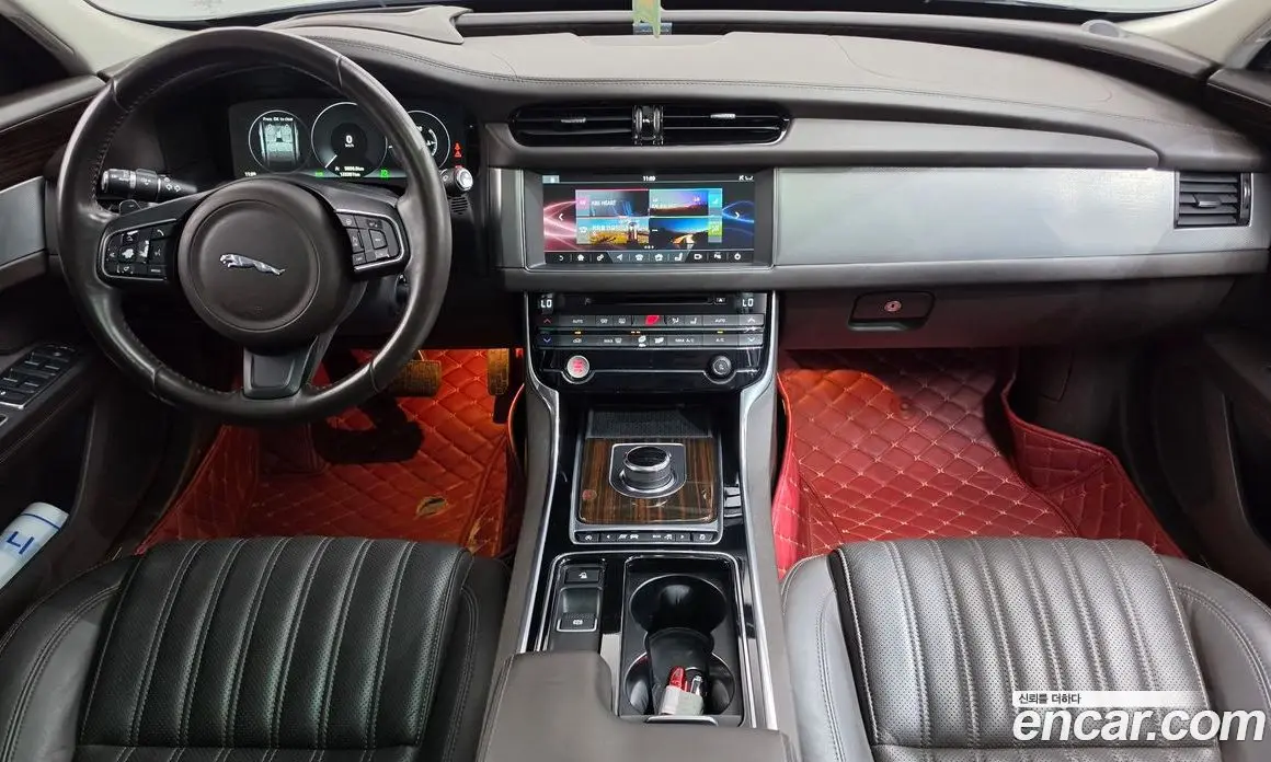 Jaguar XF 2017 2.0 автомат (гидро), фото 7