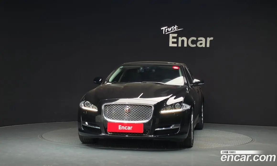 Jaguar XJ 2016 2.0 автомат (гидро), фото 3