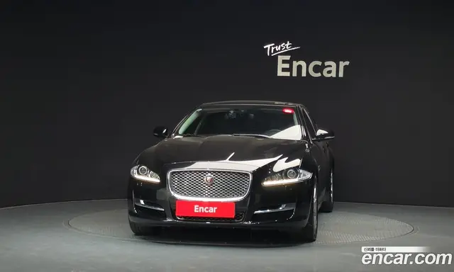 Jaguar XJ 2016 2.0 автомат (гидро), миниатюра 3