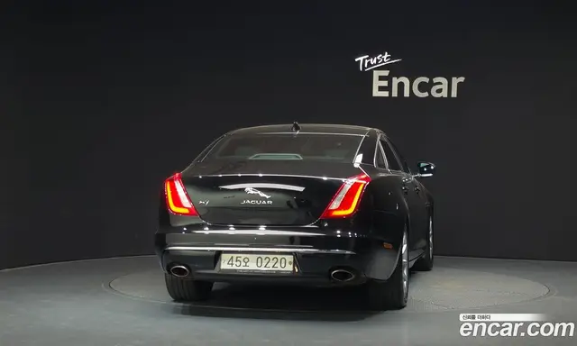 Jaguar XJ 2016 2.0 автомат (гидро), миниатюра 4