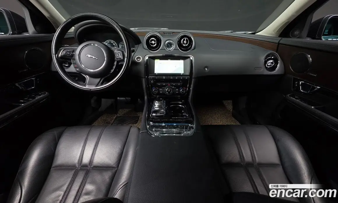 Jaguar XJ 2016 2.0 автомат (гидро), фото 7
