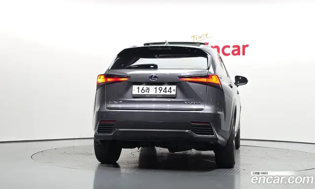 Lexus NX 2017 2.5 автомат (гидро), миниатюра 4