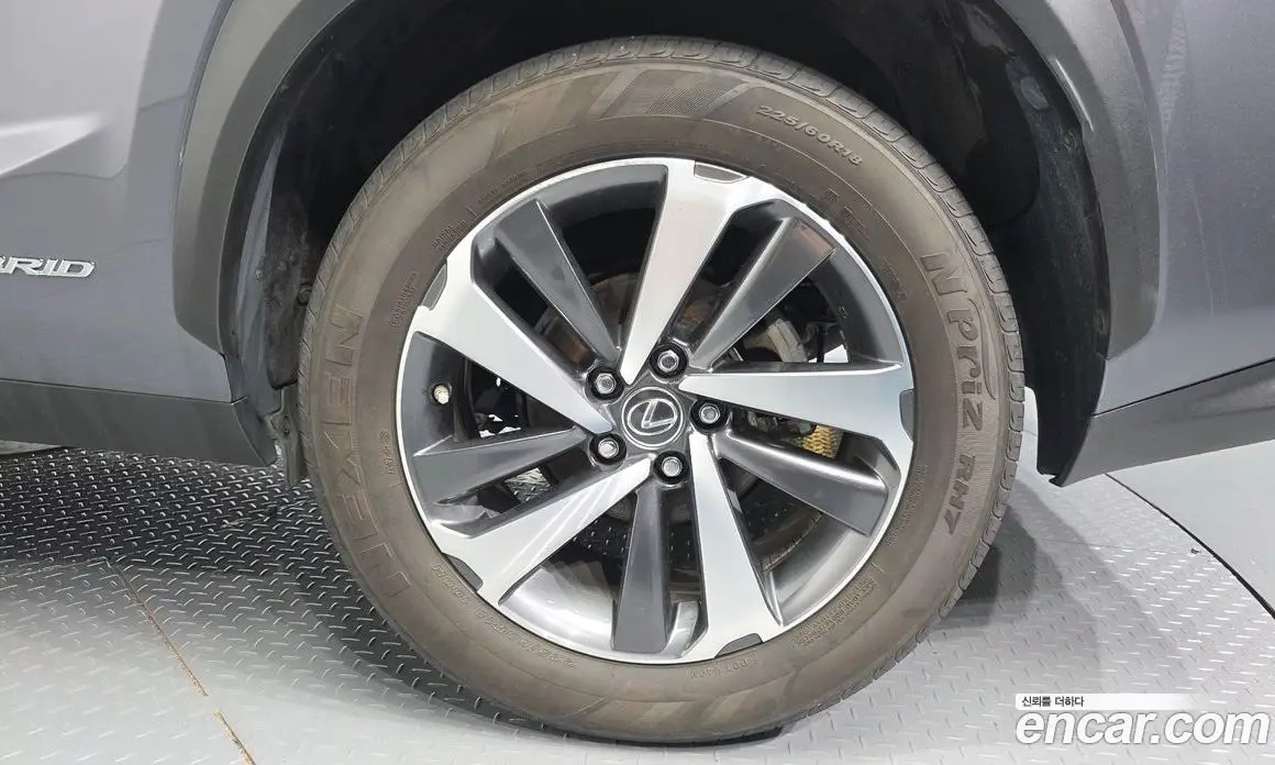 Lexus NX 2017 2.5 автомат (гидро), фото 5