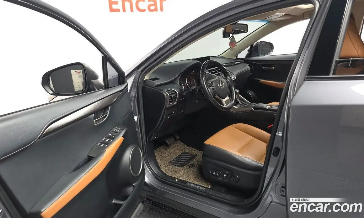 Lexus NX 2017 2.5 автомат (гидро), фото 10
