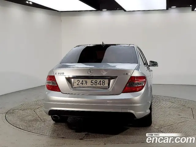 Mercedes-Benz C-Class 2010 2.1 автомат (гидро), миниатюра 3