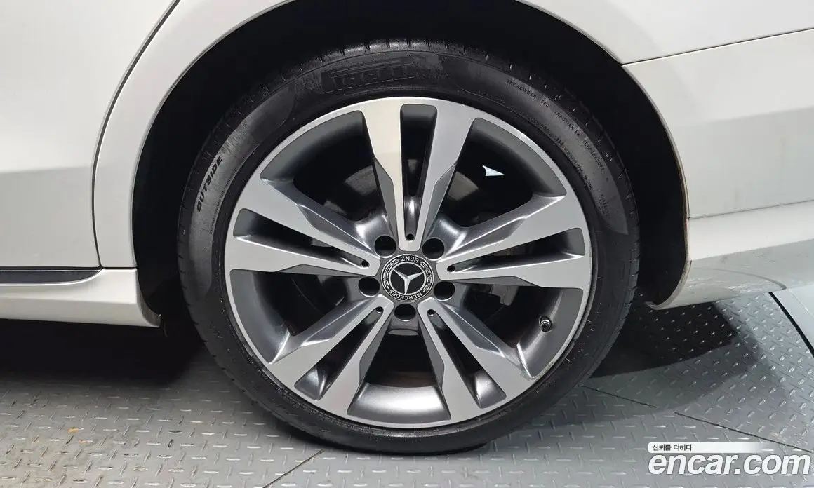 Mercedes-Benz C-Class 2017 2.1 автомат (гидро), фото 5 Mercedes-Benz C-Class 2017 2.1 автомат (гидро), фото 5