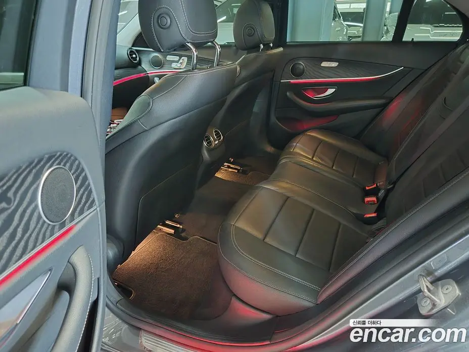 Mercedes-Benz E-Class 2017 1.9 автомат (гидро), фото 15 Mercedes-Benz E-Class 2017 1.9 автомат (гидро), фото 15