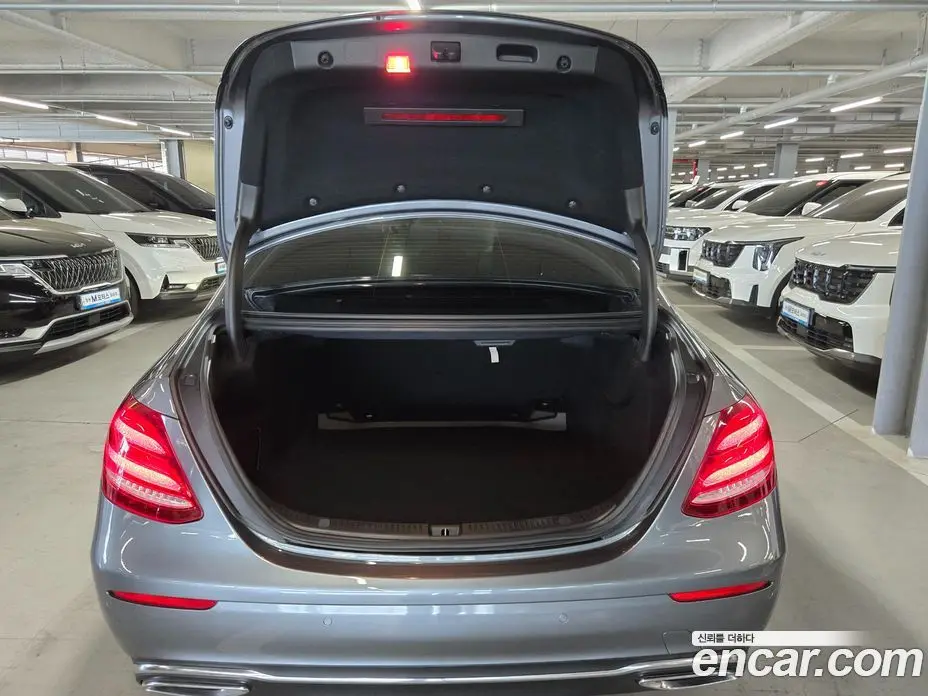Mercedes-Benz E-Class 2017 1.9 автомат (гидро), фото 6 Mercedes-Benz E-Class 2017 1.9 автомат (гидро), фото 6