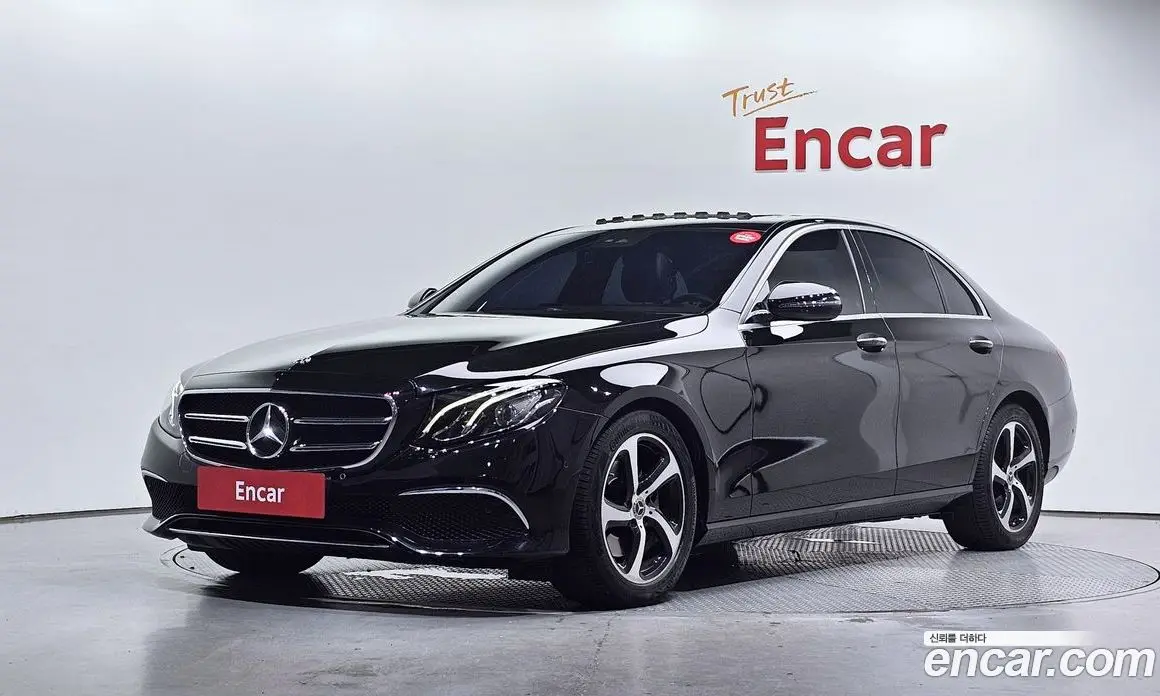 Mercedes-Benz E-Class 2020 2.0 автомат (гидро), фото 1 Mercedes-Benz E-Class 2020 2.0 автомат (гидро), фото 1