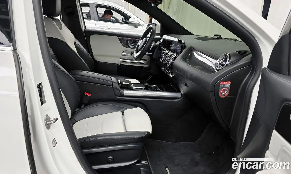 Mercedes-Benz GLA-Class 2020 2.0 автомат (гидро), фото 11 Mercedes-Benz GLA-Class 2020 2.0 автомат (гидро), фото 11