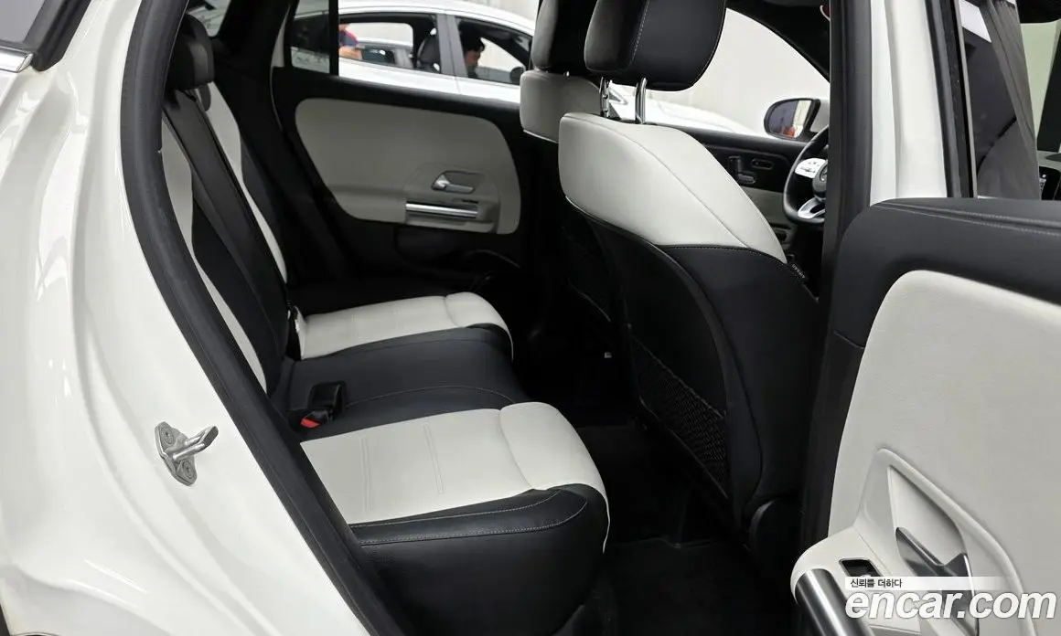 Mercedes-Benz GLA-Class 2020 2.0 автомат (гидро), фото 12 Mercedes-Benz GLA-Class 2020 2.0 автомат (гидро), фото 12