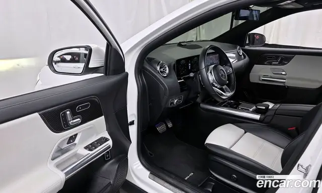 Mercedes-Benz GLA-Class 2020 2.0 автомат (гидро), миниатюра 10 Mercedes-Benz GLA-Class 2020 2.0 автомат (гидро), миниатюра 10