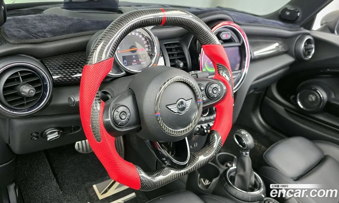 Mini Cooper Convertible 2016 2.0 автомат (гидро), фото 13 Mini Cooper Convertible 2016 2.0 автомат (гидро), фото 13