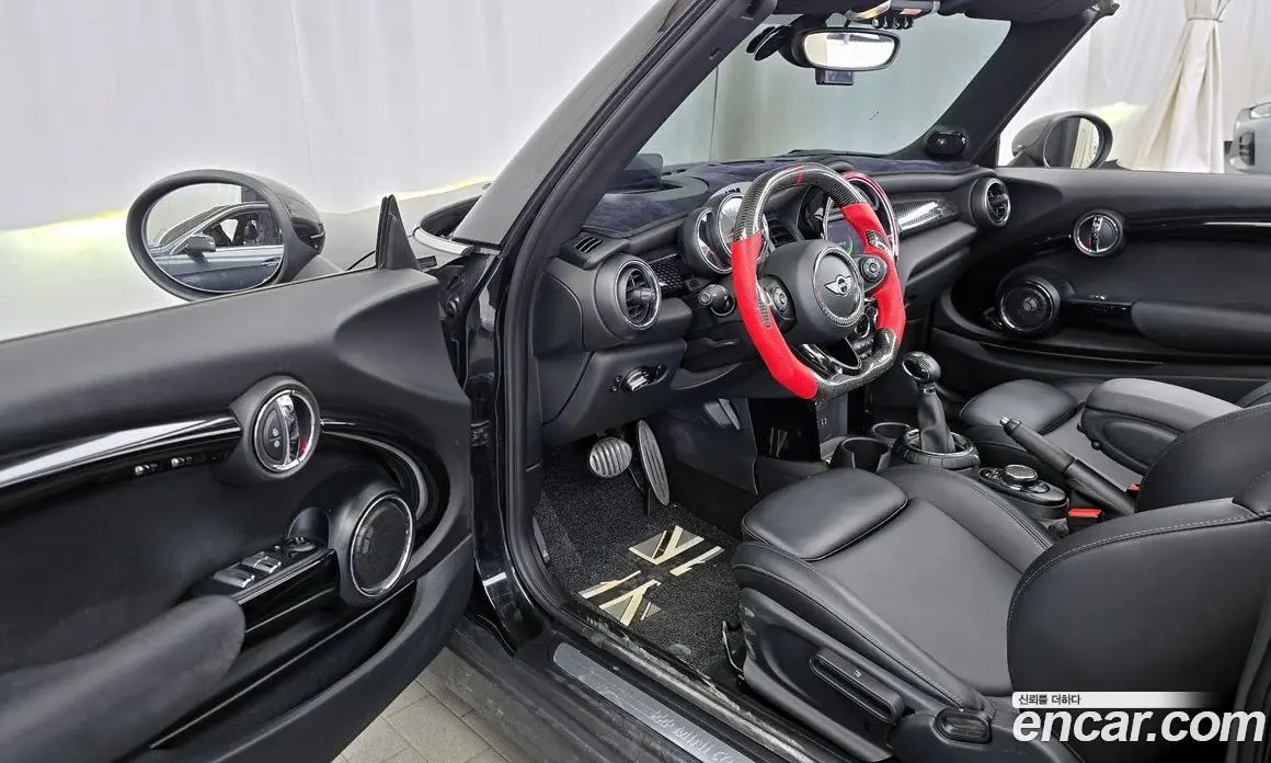 Mini Cooper Convertible 2016 2.0 автомат (гидро), фото 10 Mini Cooper Convertible 2016 2.0 автомат (гидро), фото 10