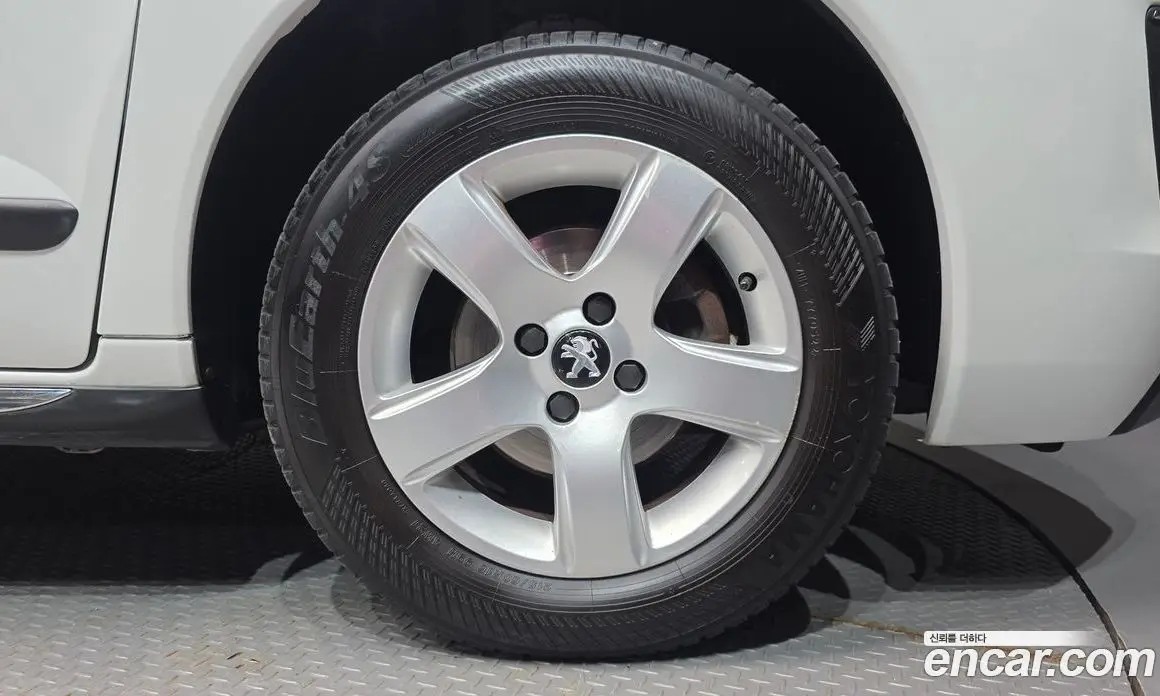 Peugeot 3008 2015 1.6 автомат (гидро), фото 5 Peugeot 3008 2015 1.6 автомат (гидро), фото 5