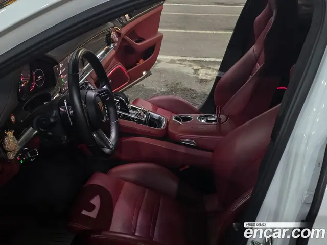 Porsche Panamera 2022 4.0 автомат (гидро), миниатюра 12