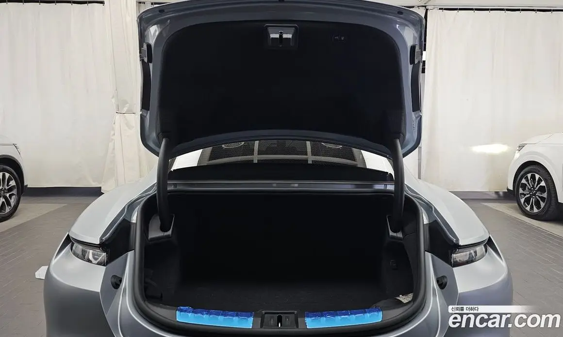 Porsche Taycan 2025 0.1 автомат (гидро), фото 20