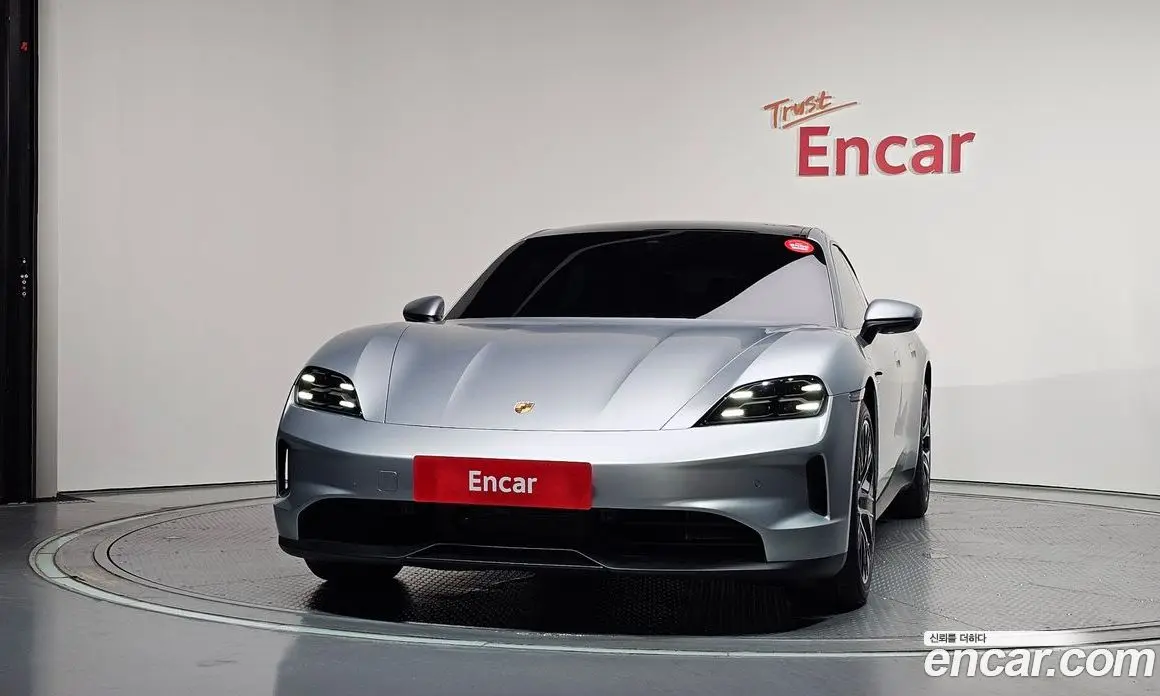 Porsche Taycan 2025 0.1 автомат (гидро), фото 3