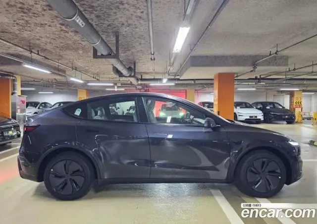 Tesla Model Y 2026 1.0 автомат (гидро), миниатюра 12