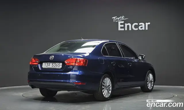 Volkswagen Jetta 2014 1.6 автомат (гидро), миниатюра 2 Volkswagen Jetta 2014 1.6 автомат (гидро), миниатюра 2